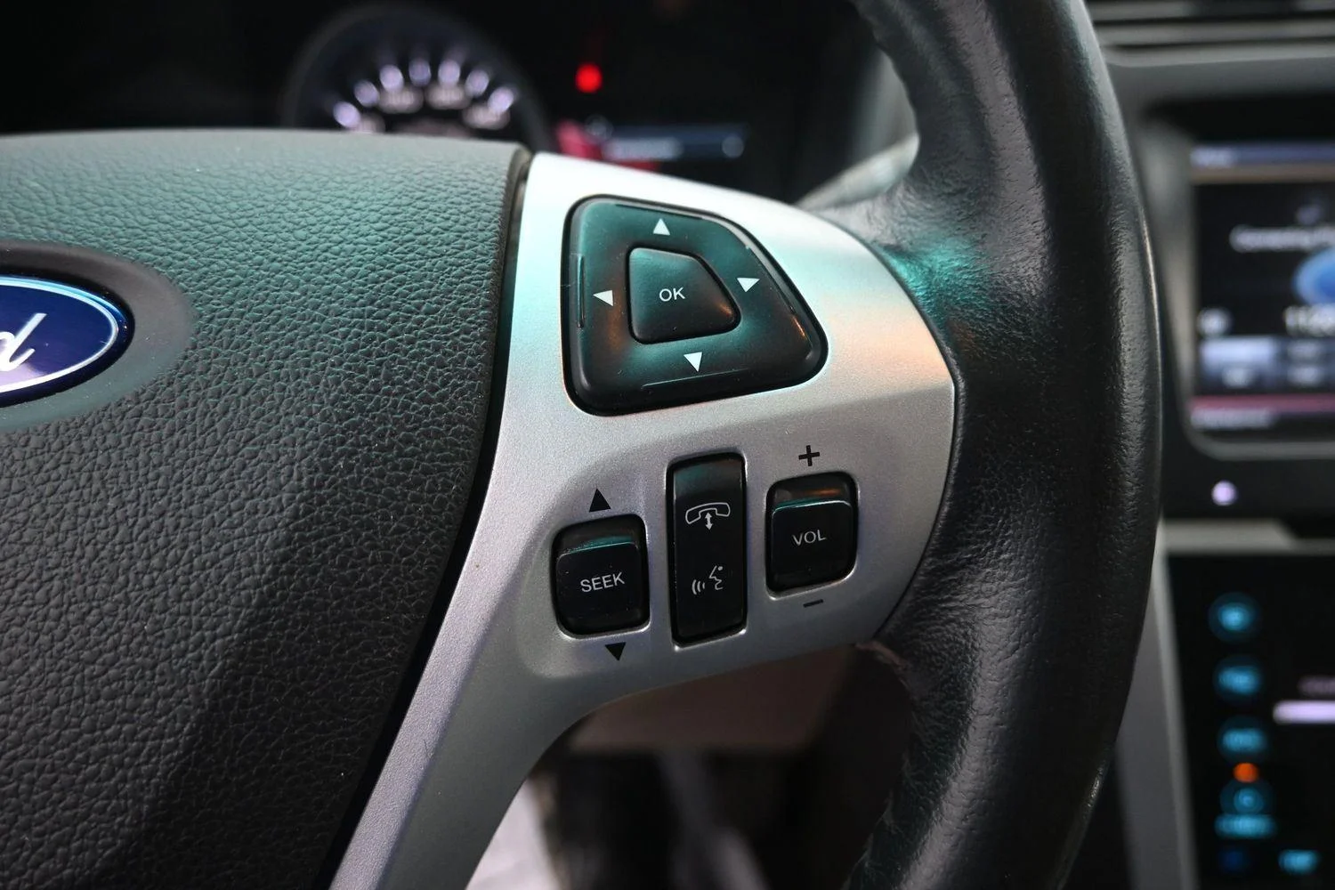 Used 2015 Tuxedo Black Metallic Ford Limited image 23