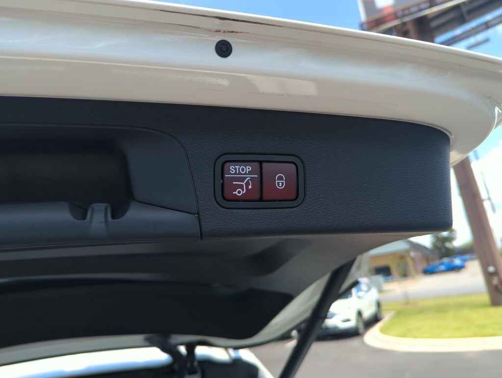 Used 2021 White Mercedes-Benz GLS 450 image 33