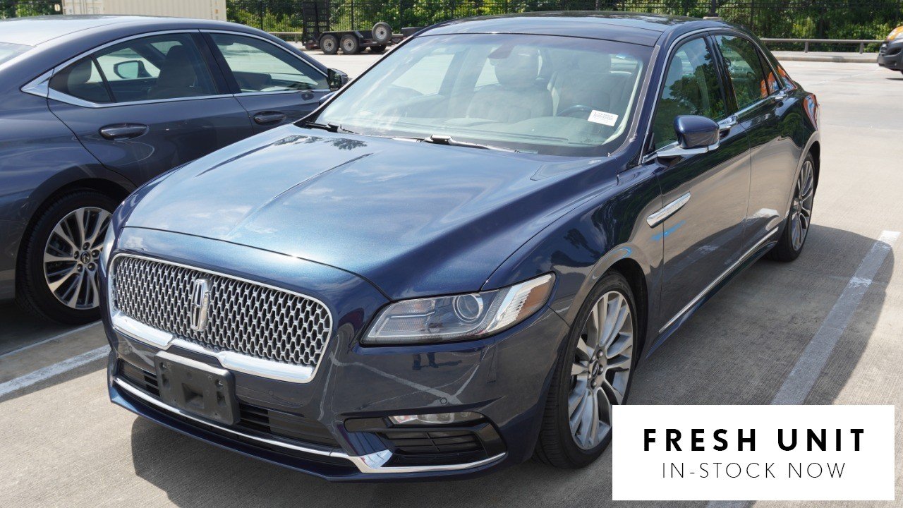 2017 Lincoln Continental Select FWD's photo
