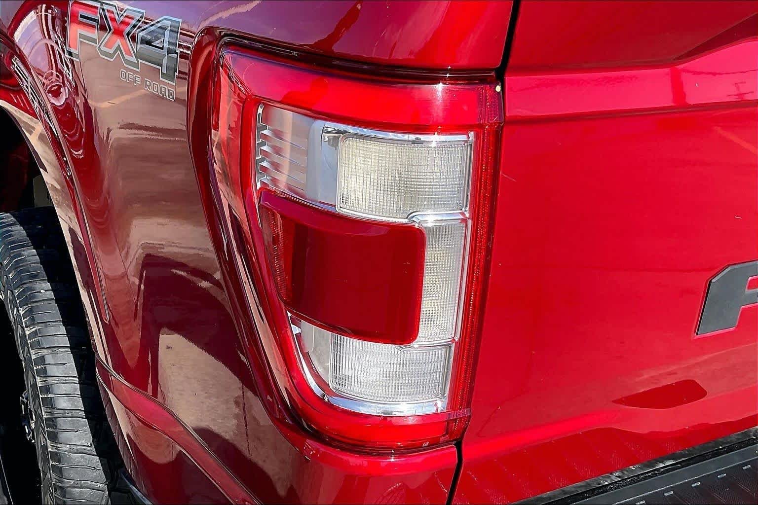 Used 2021 Rapid Red Metallic Tinted Clearcoat Ford LARIAT image 28