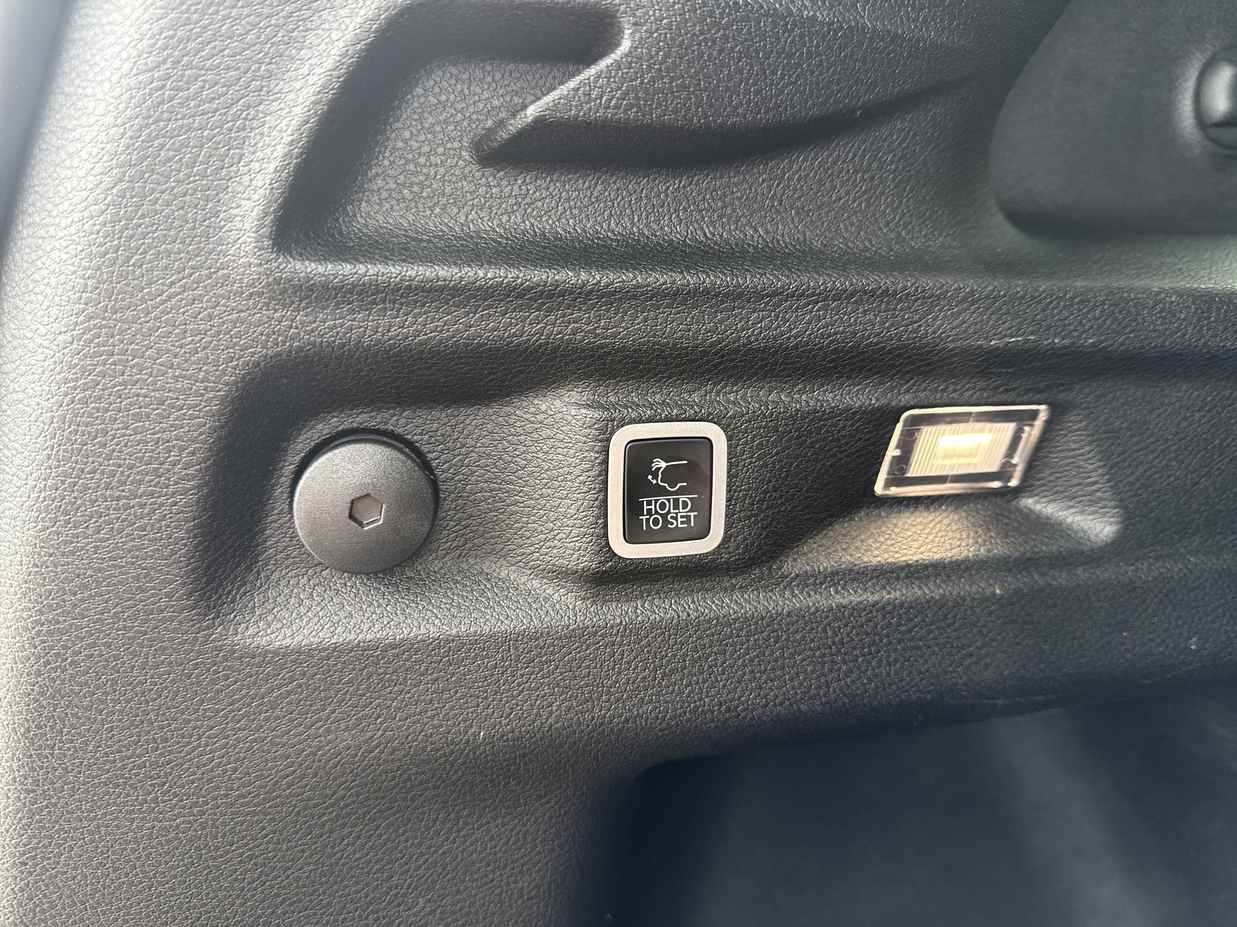 Used 2024 Velvet Red Pearlcoat Jeep Altitude image 21