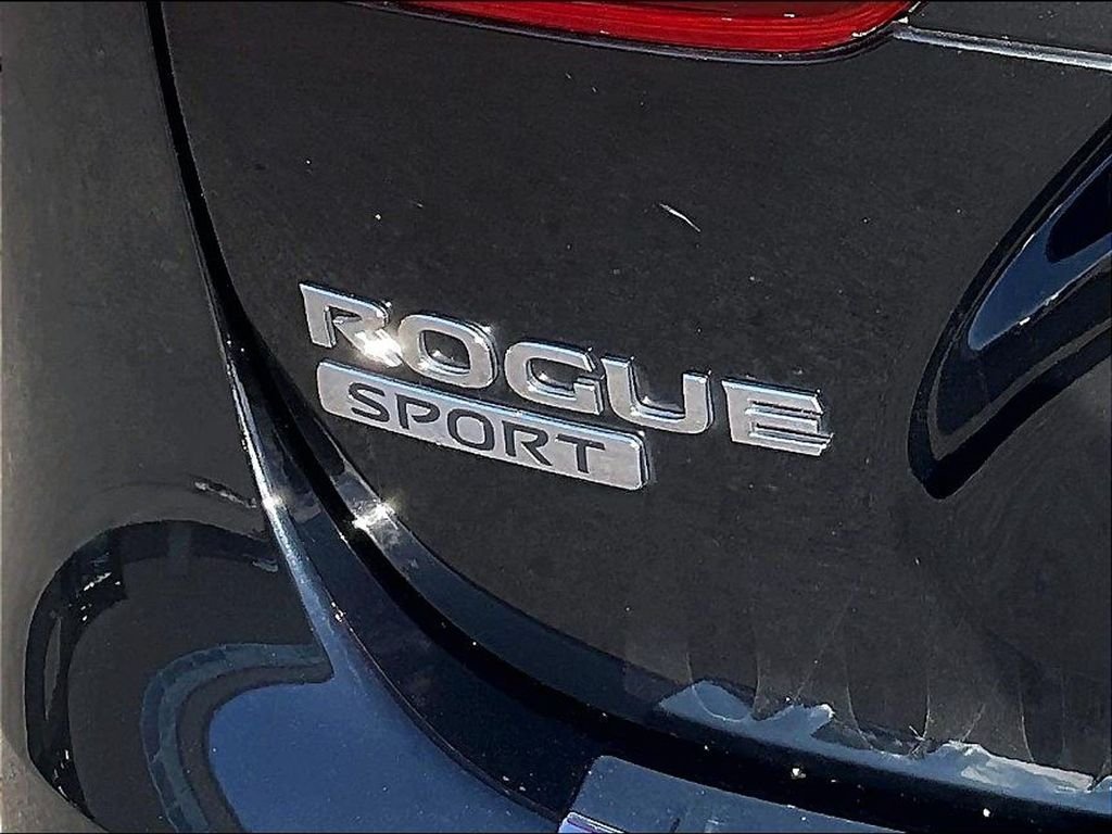 Used 2019 Black Nissan S image 28