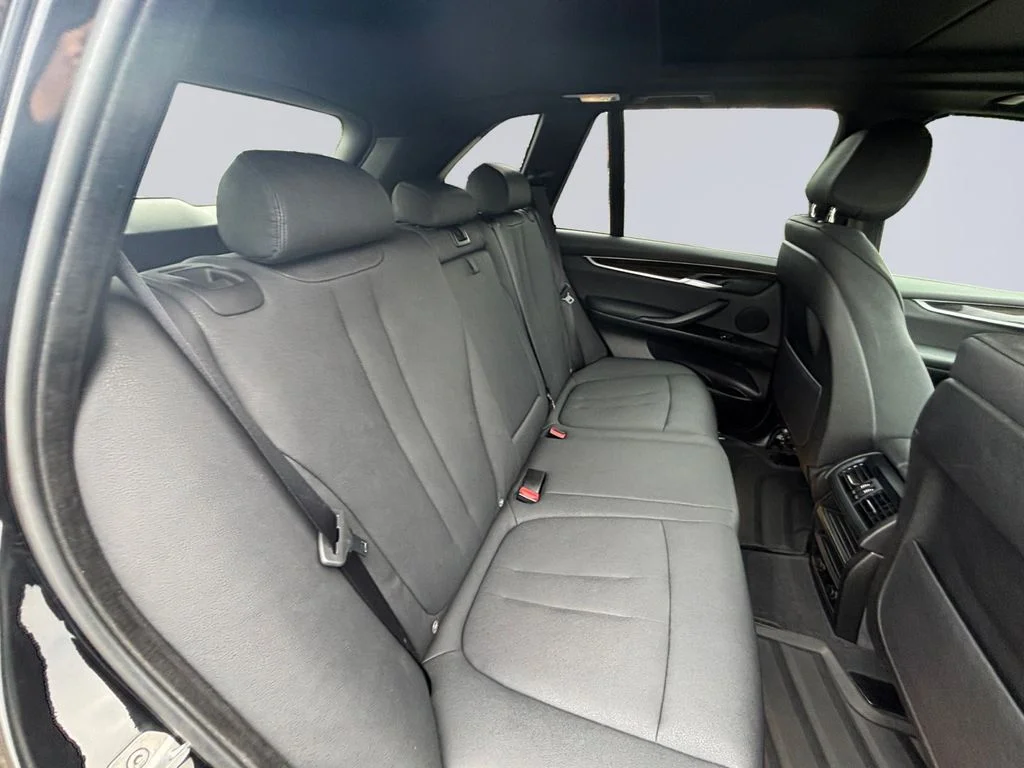 Used 2018 Black BMW xDrive40e image 18