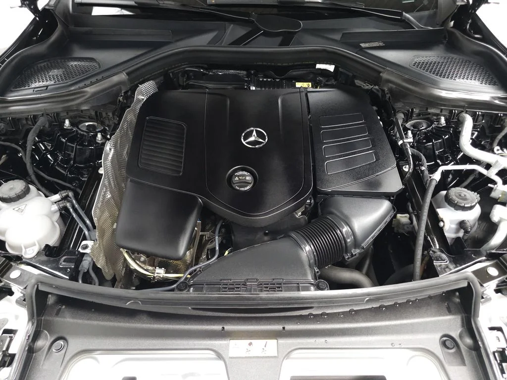 Certified Used 2026 Black Mercedes-Benz GLC 300 image 31