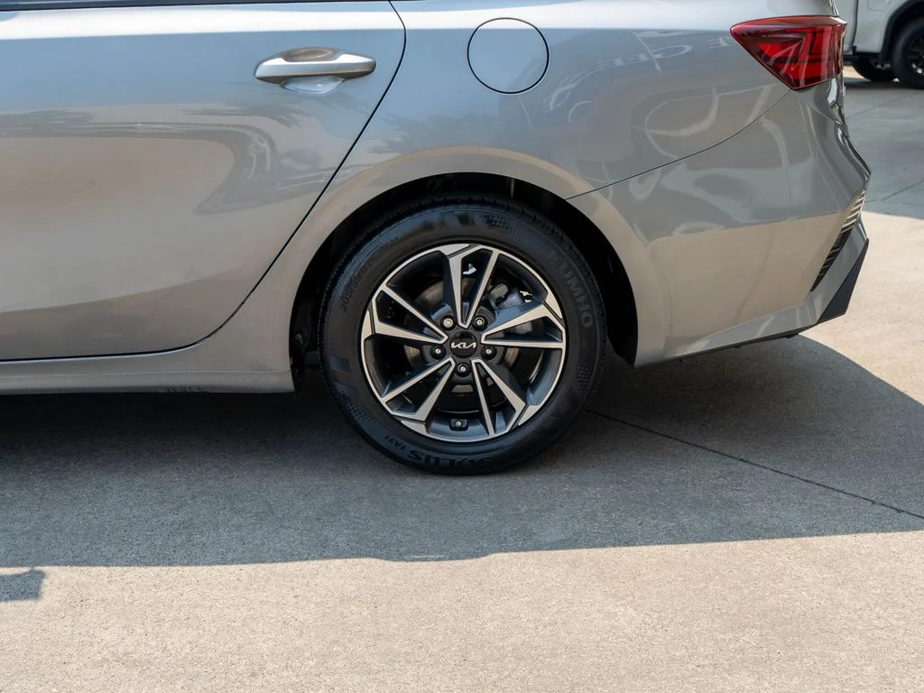 Used 2023 Gray Kia LXS image 27