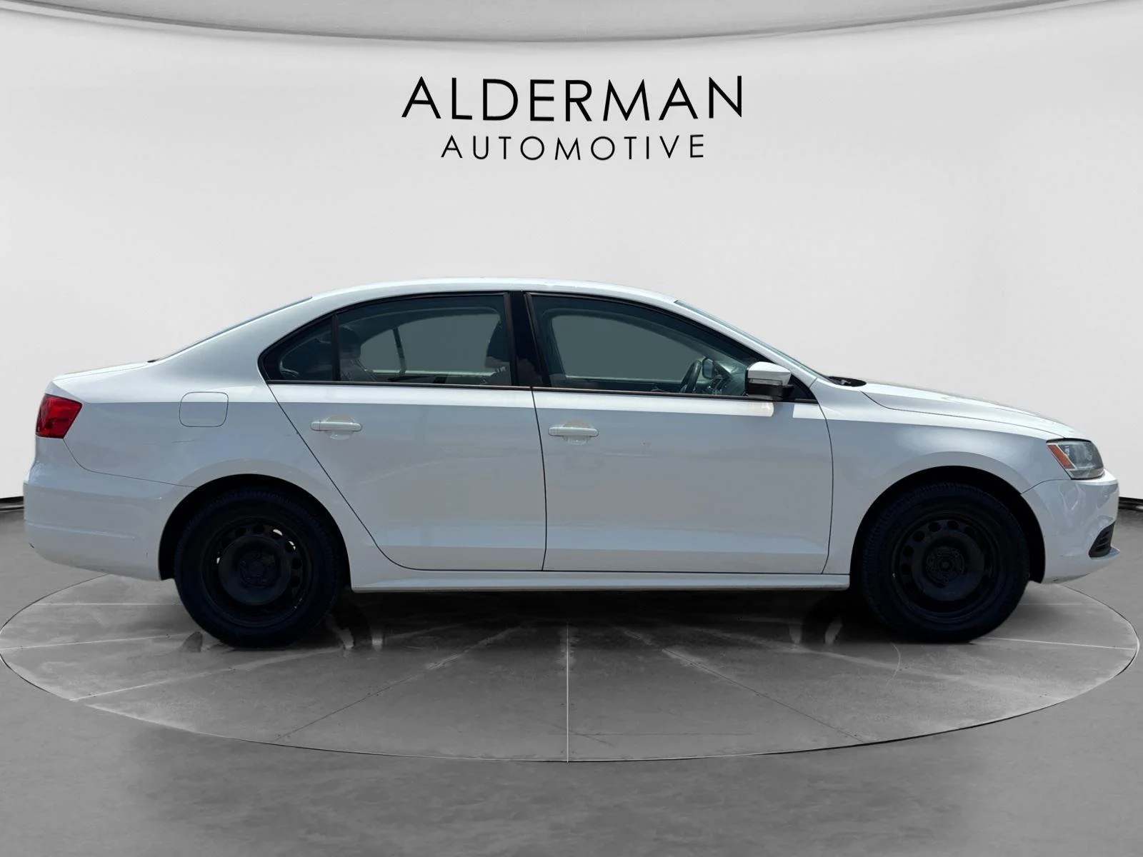 Used 2012 Candy White Volkswagen SE image 4