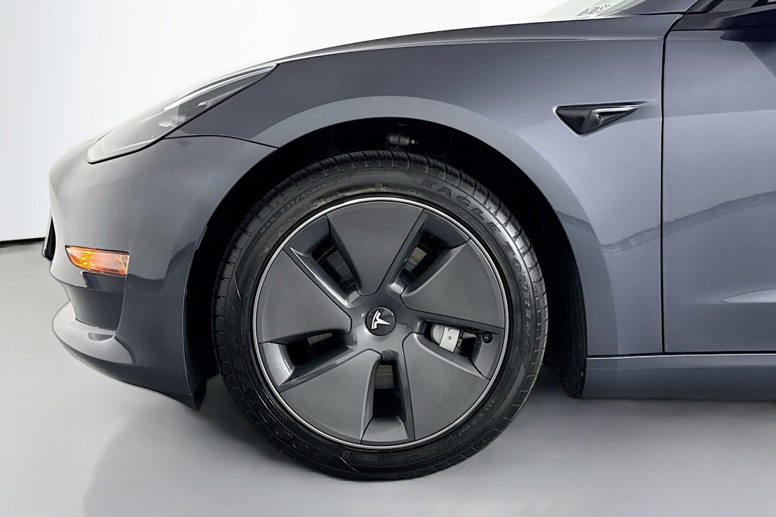 Used 2023 Midnight Silver Metallic Tesla  image 9