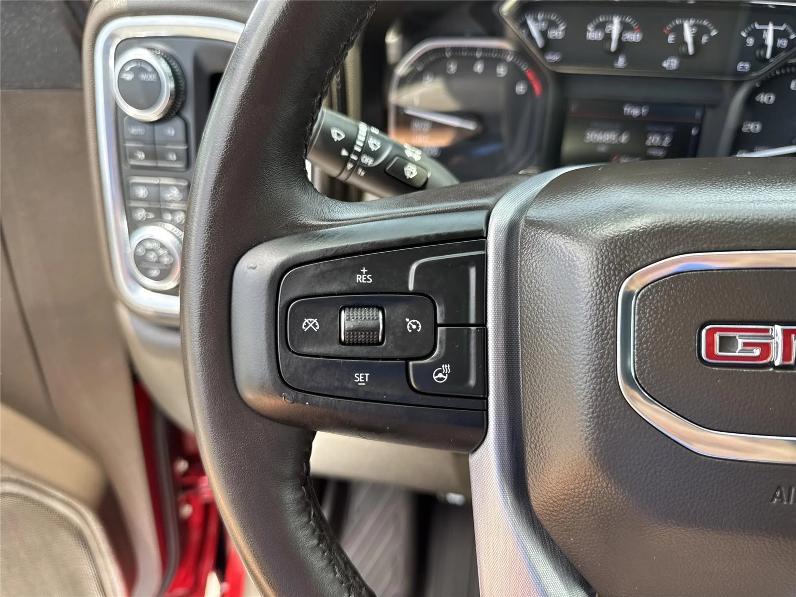 Used 2021 CAYENNE RED TINTCOAT GMC SLT image 21