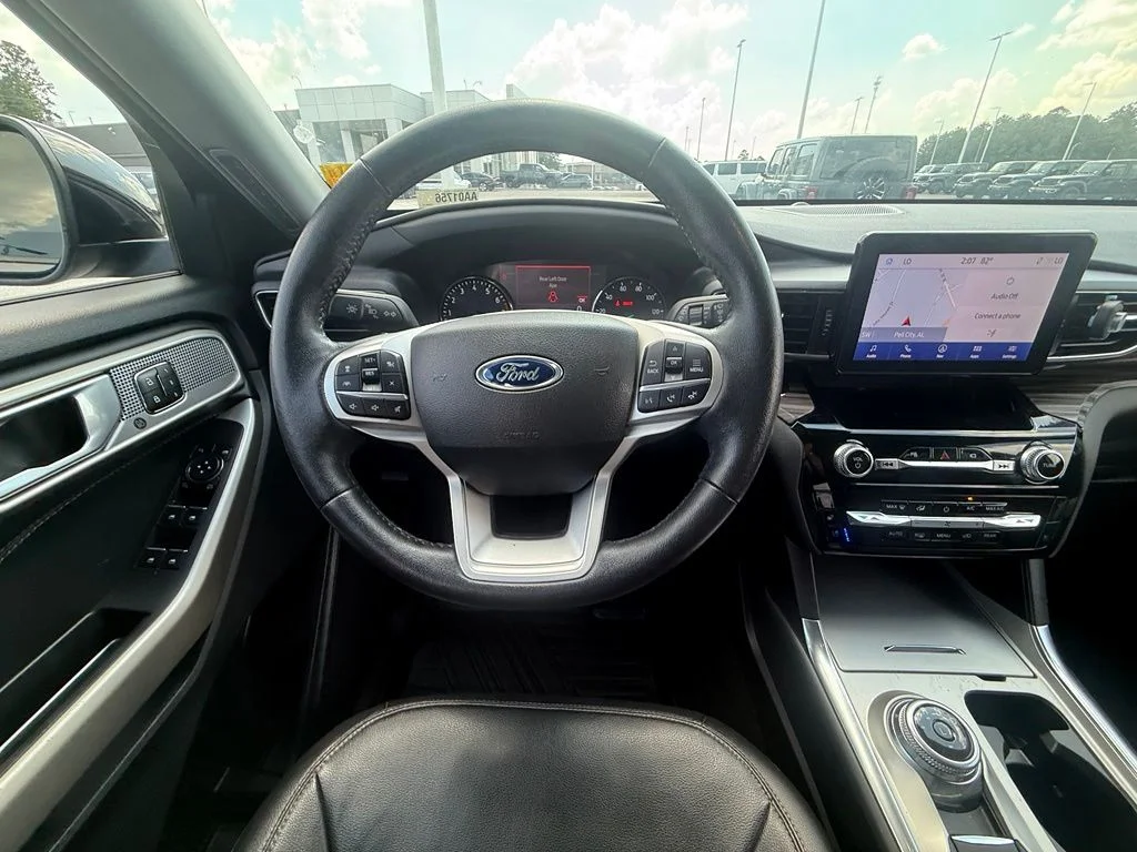 Used 2023 Gray Ford Limited image 9