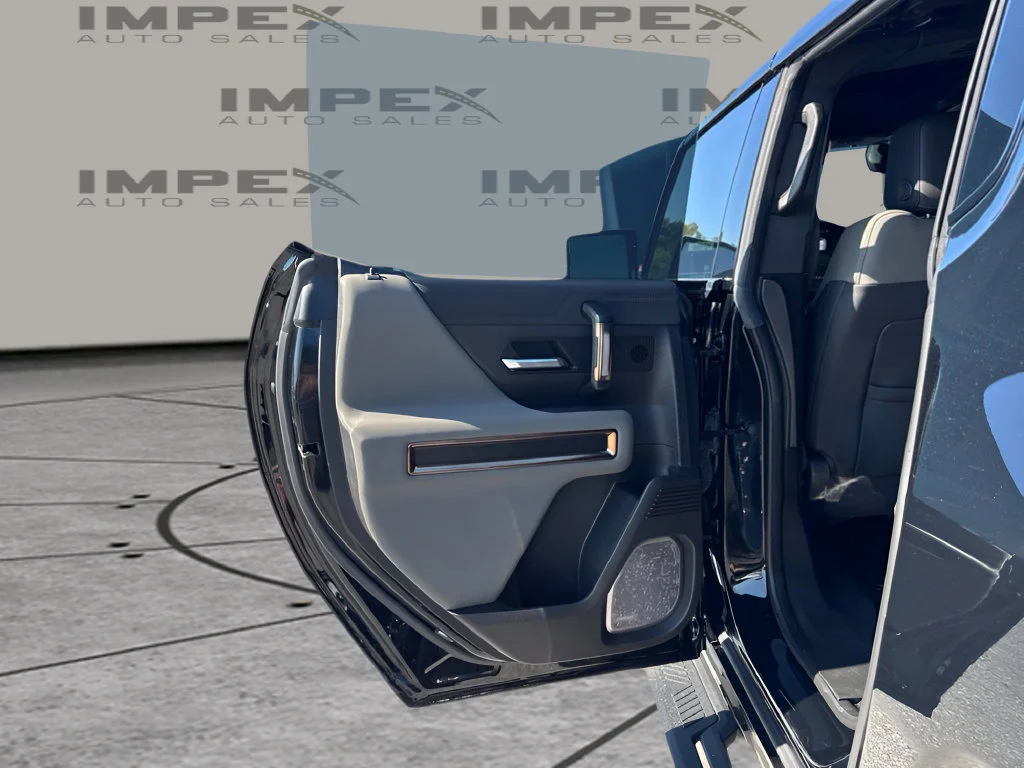 Used 2024 Black GMC 2X image 28