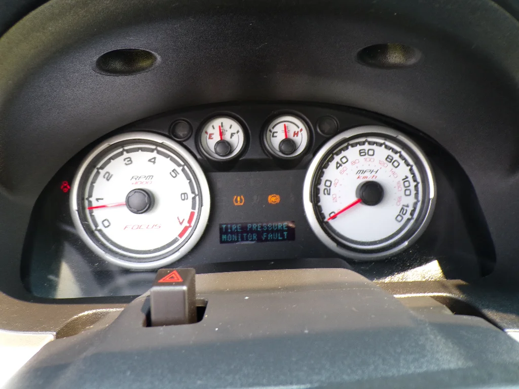 Used 2008 Vista Blue Clearcoat Metallic Ford SE image 24