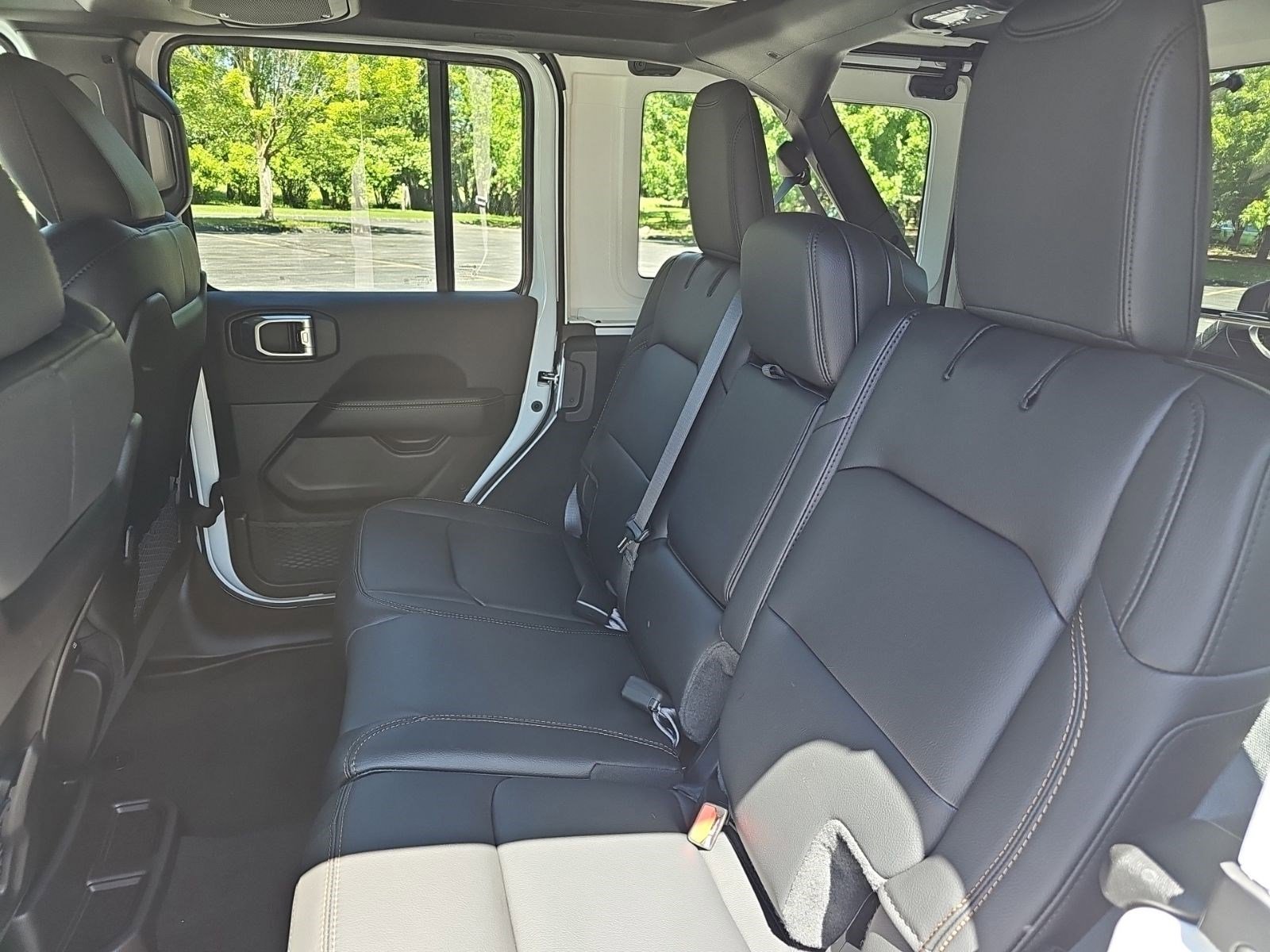 New 2026 Bright White Clearcoat Jeep Sahara image 16