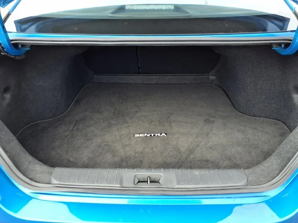 Used 2025 Blue Nissan SR image 26