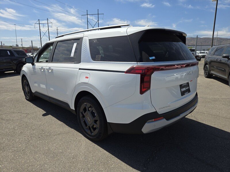 New 2026 Snow White Pearl Kia EX image 4