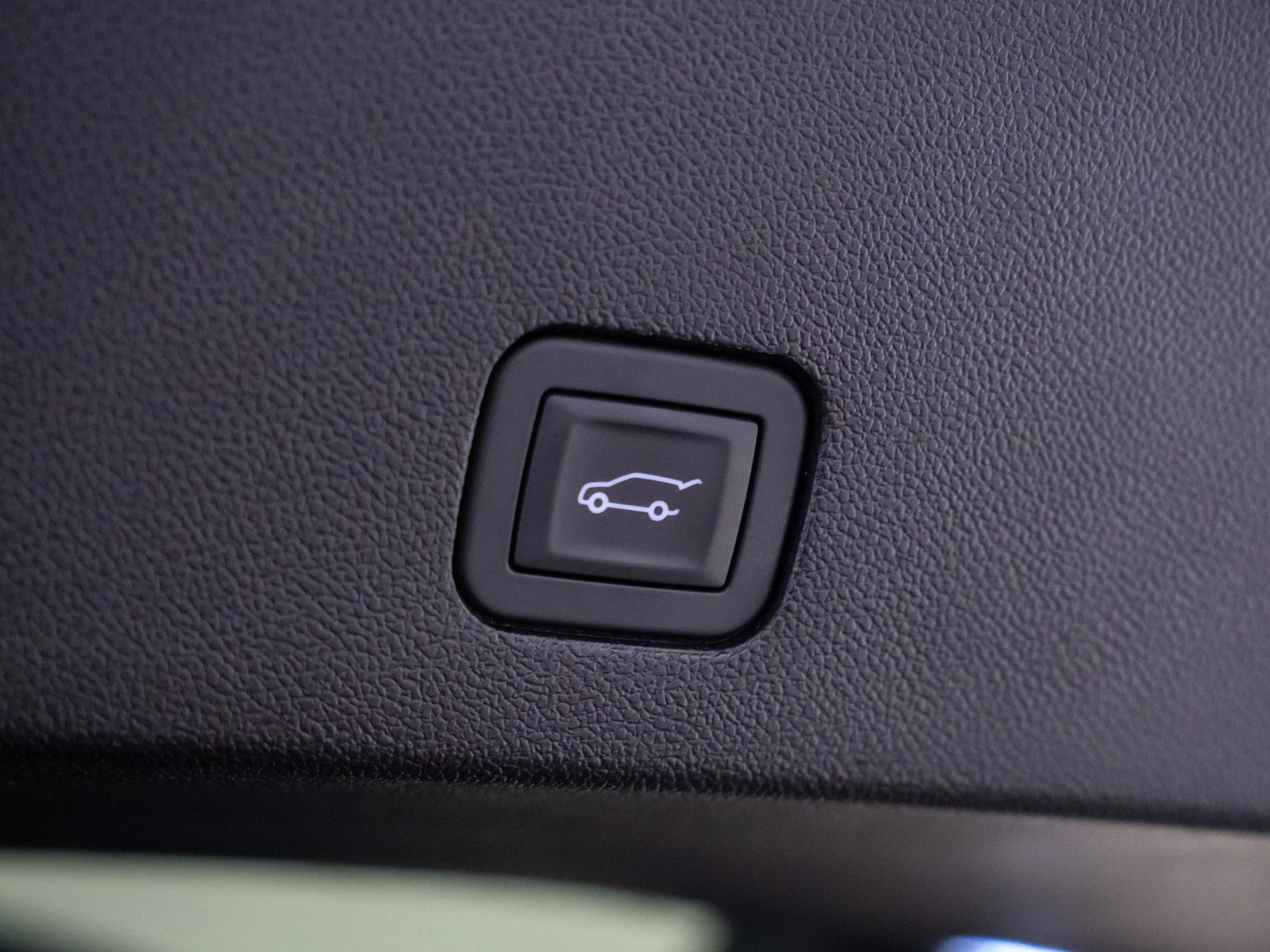 Used 2025 Black Cadillac Premium Luxury image 35