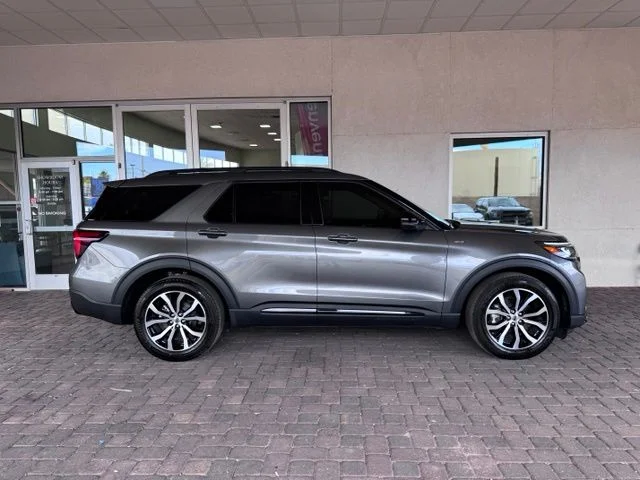2025 Ford Explorer ST-LINE - Photo 6