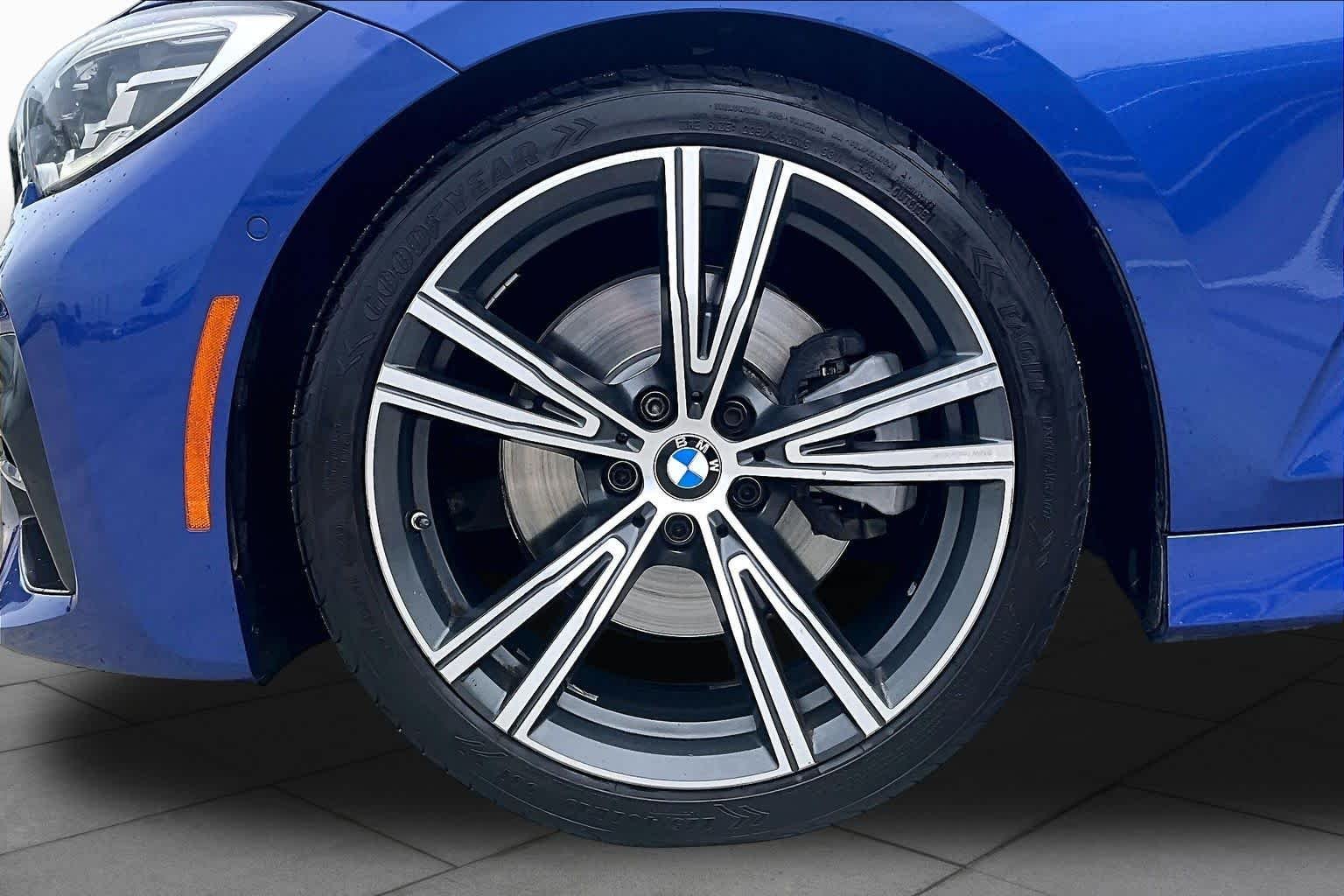 Used 2020 Portimao Blue Metallic BMW 330i image 10