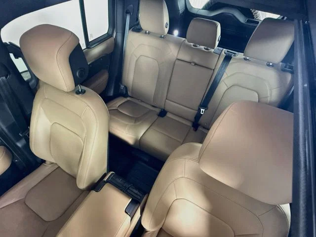 Certified Used 2025 Gray Land Rover X-Dynamic SE image 14