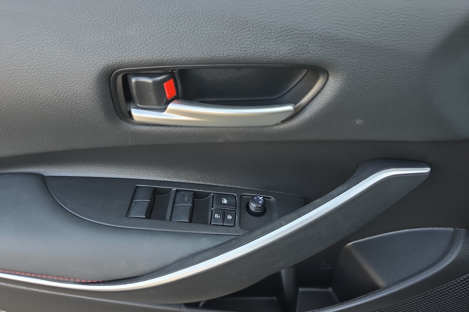 Used 2025 Blue Toyota Hybrid LE image 9