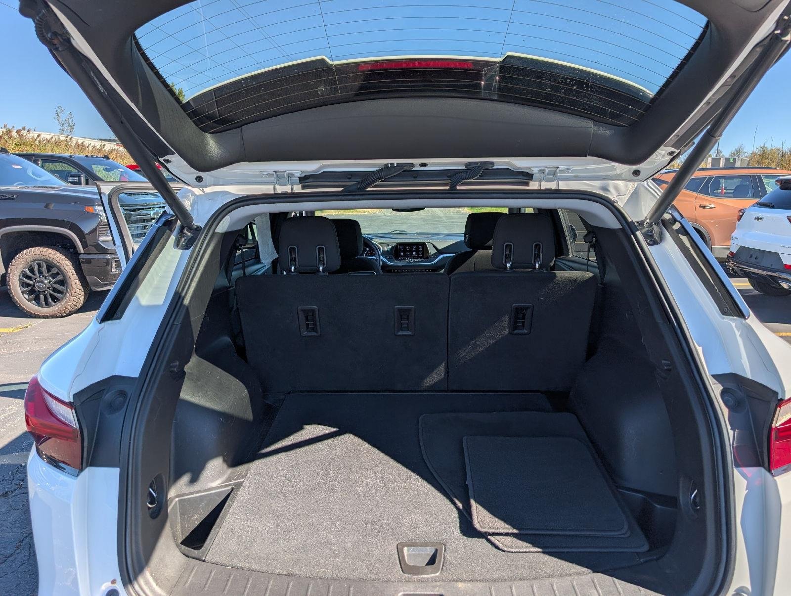Used 2021 Summit White Chevrolet LT image 7