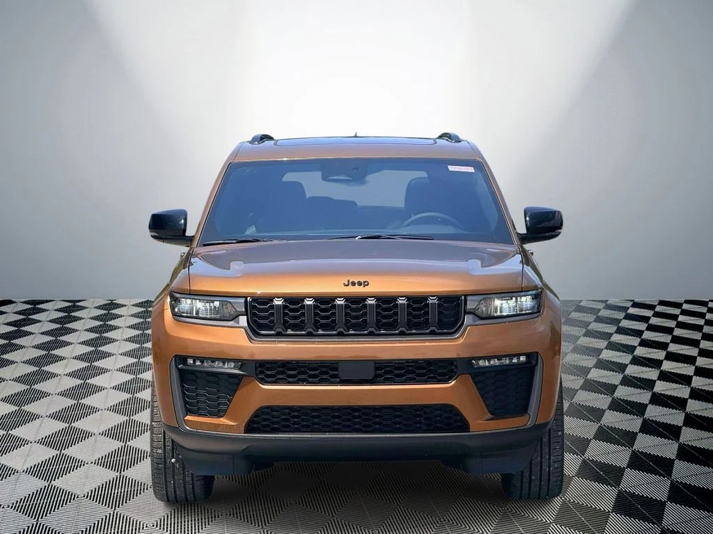 New 2026 Copper Shino Metallic Clear-Coat Exterior Paint Jeep Limited image 2