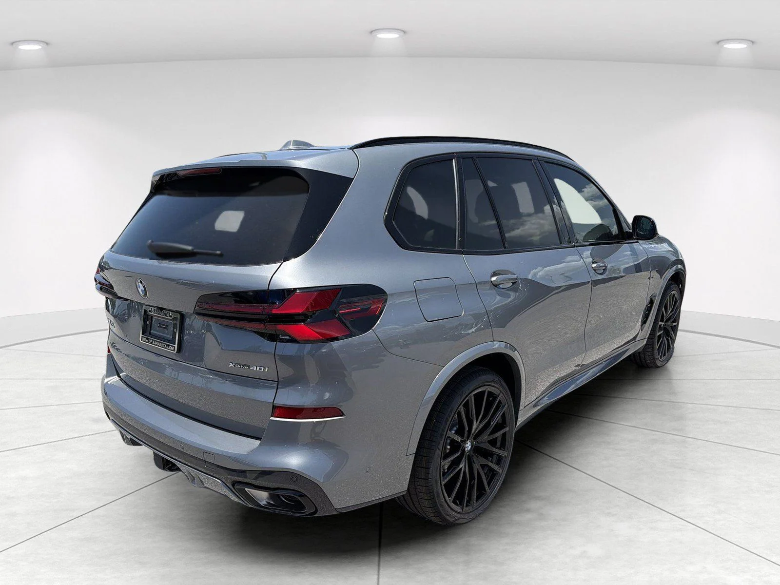 New 2026 Skyscraper Grey Metallic BMW xDrive40i image 4
