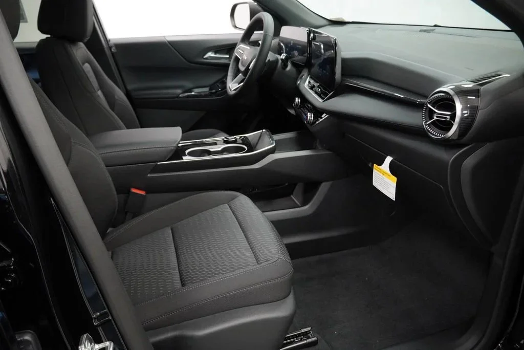 New 2027 Mosaic Black Metallic Chevrolet LT image 21