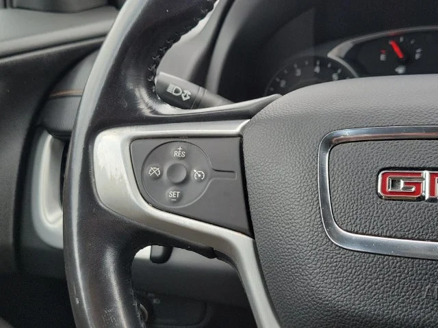 Used 2019 EBONY TWILIGHT METALLIC GMC SLE image 11