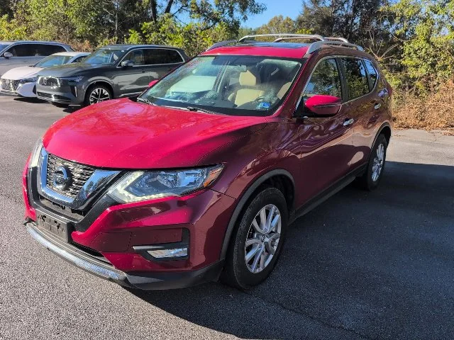 Used 2017 Red Nissan SV image 3