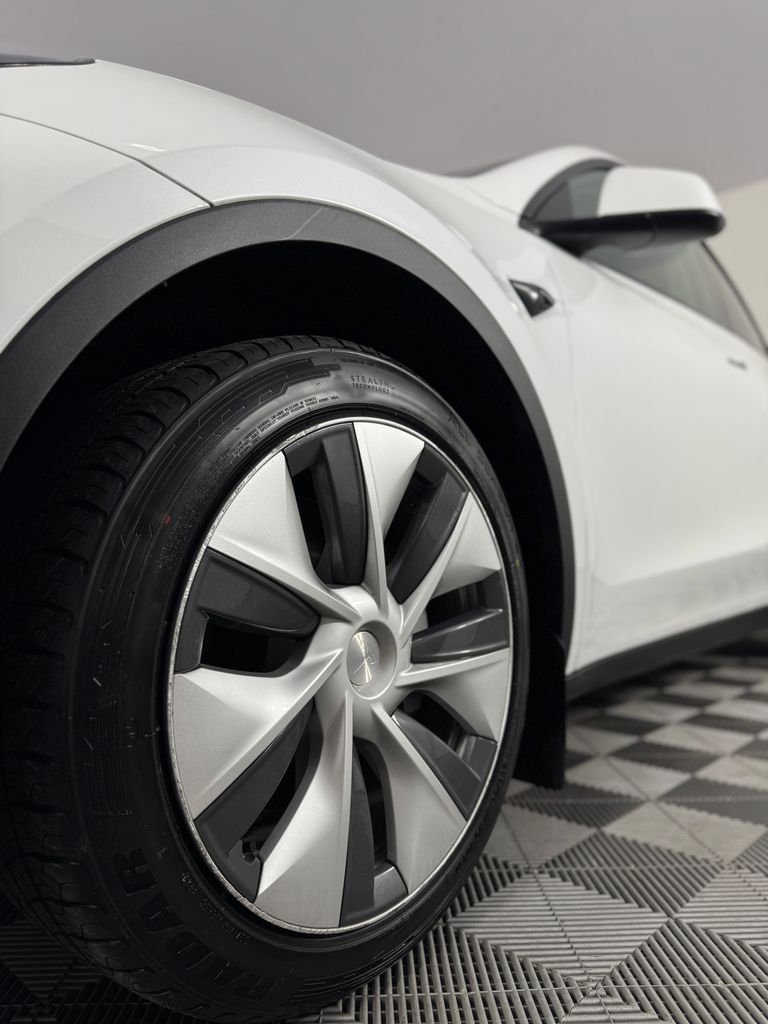 Used 2021 Pearl White Multi-Coat Tesla Long Range image 40