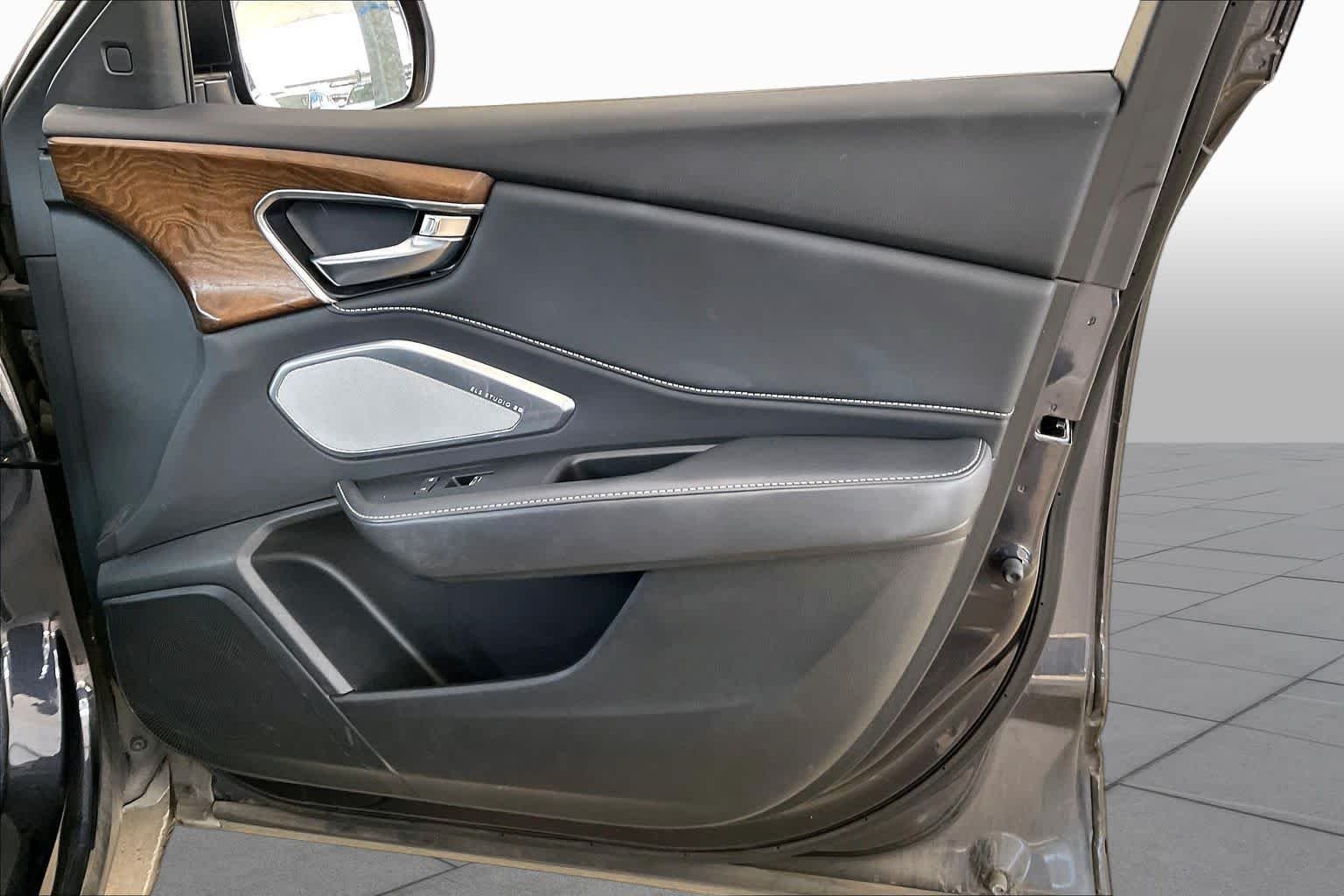 Used 2019 Gunmetal Metallic Acura w/Advance Pkg image 22