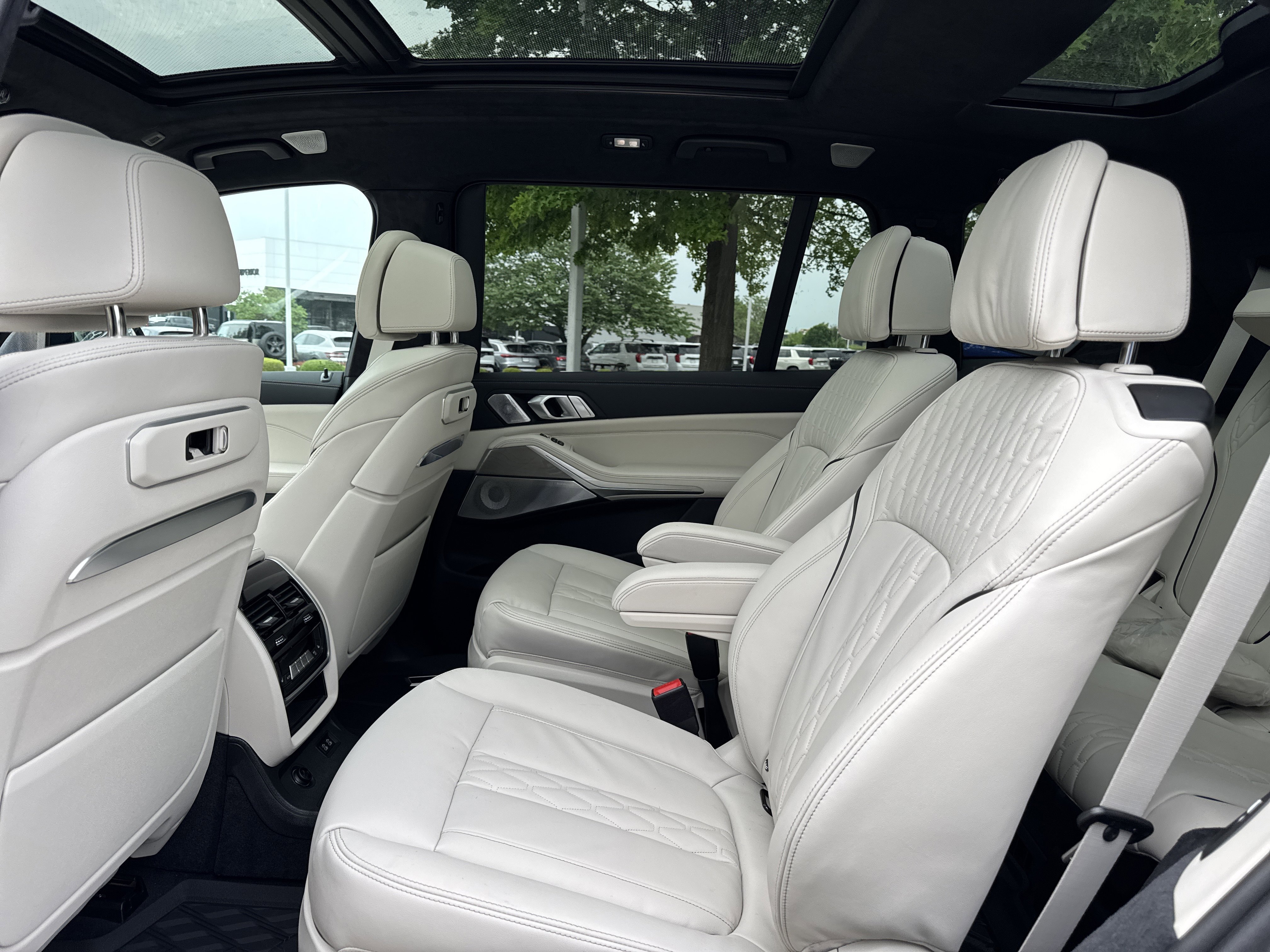 New 2027 0C4P Brooklyn Grey Metallic BMW xDrive40i image 13