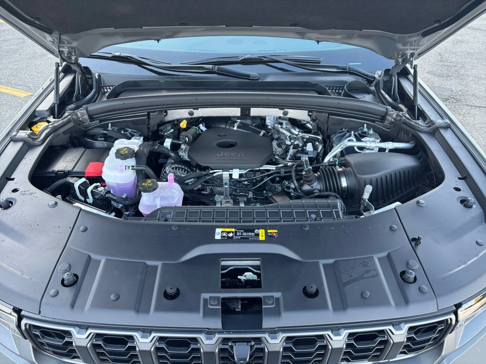 New 2027 STING-GREY Jeep Limited image 20