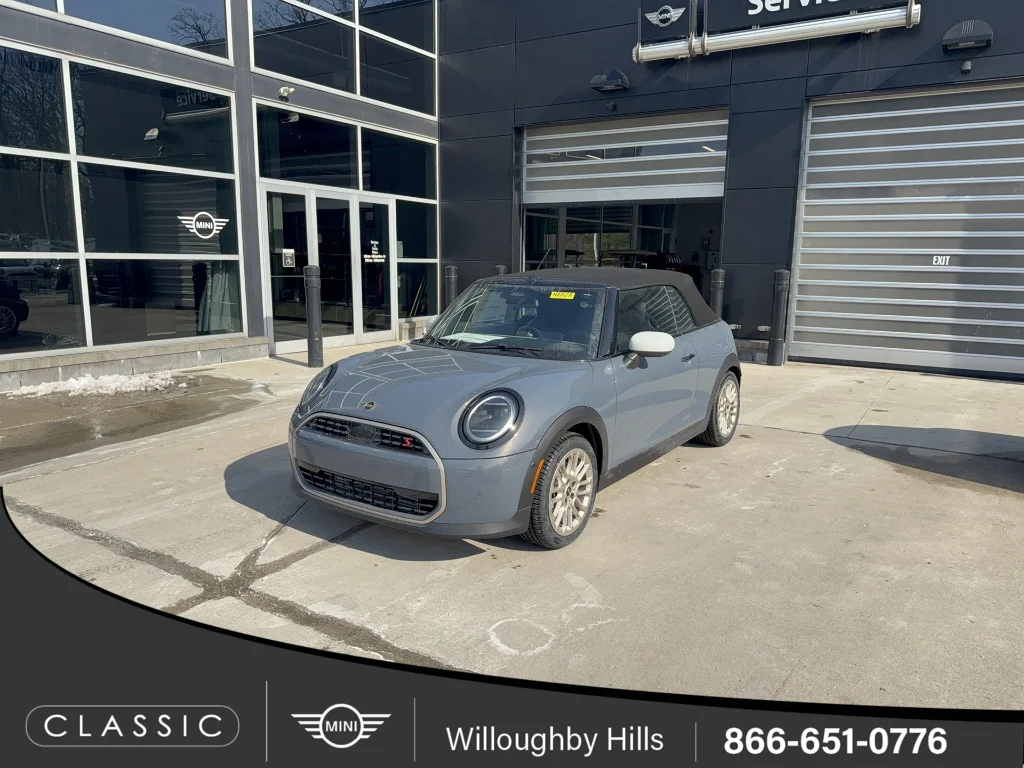 2026 MINI Convertible Cooper S Signature's photo