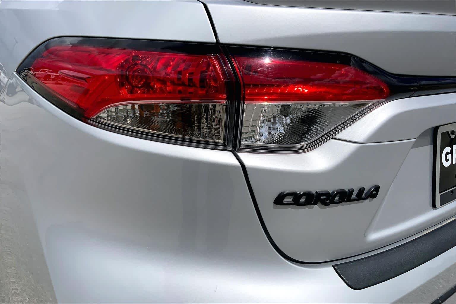 Used 2024 Classic Silver Metallic Toyota SE image 28