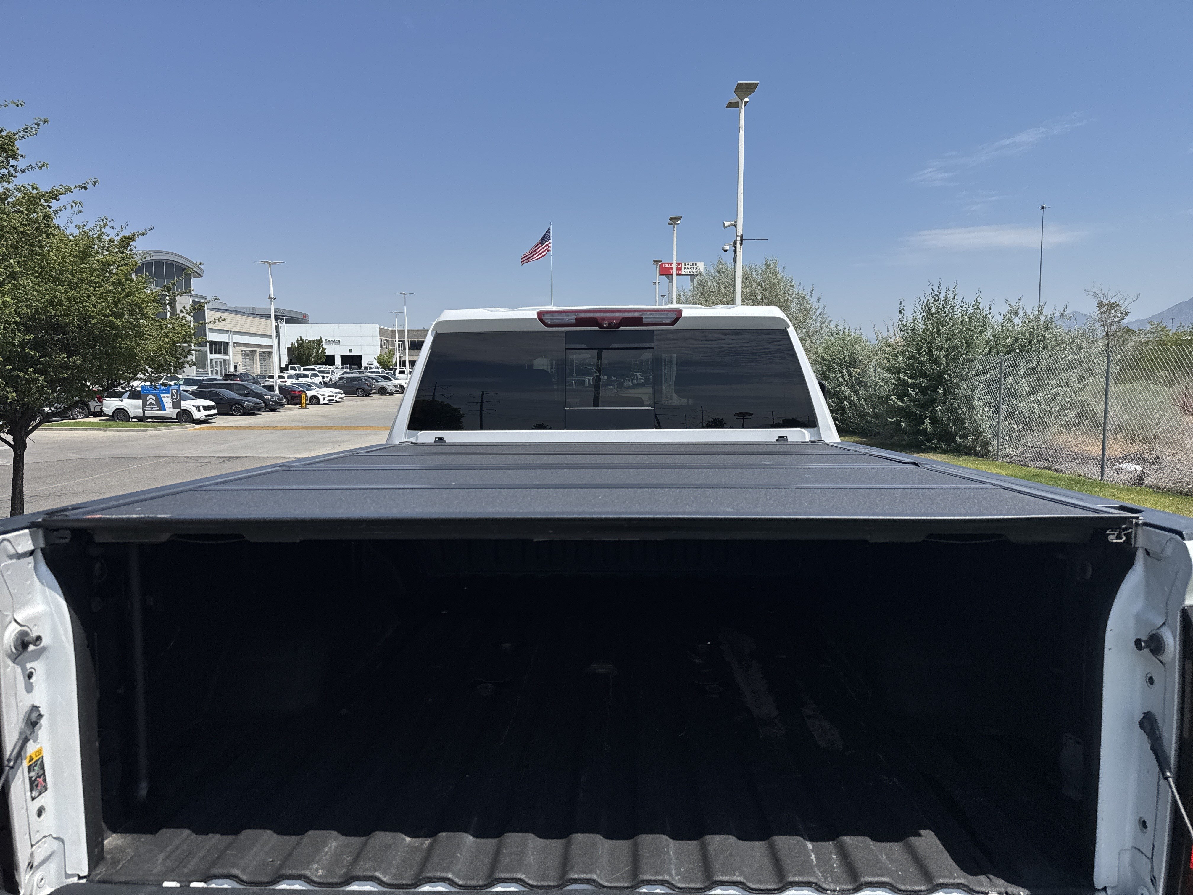 Used 2021 WHITE FROST TRICOAT GMC Denali image 26