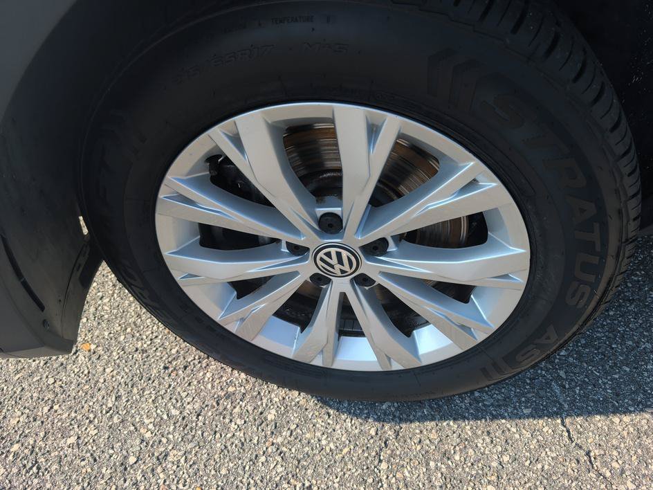 Used 2019 Pure White Volkswagen S image 7