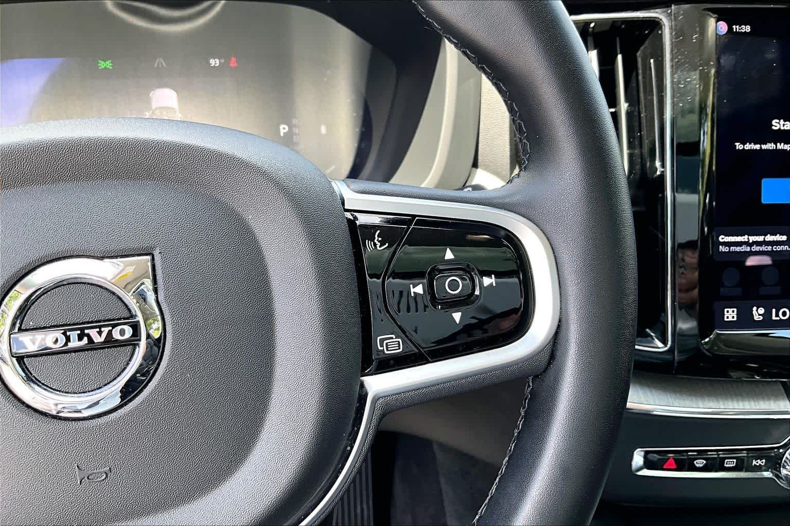 Used 2025 Vapour Grey Metallic Volvo Plus image 25