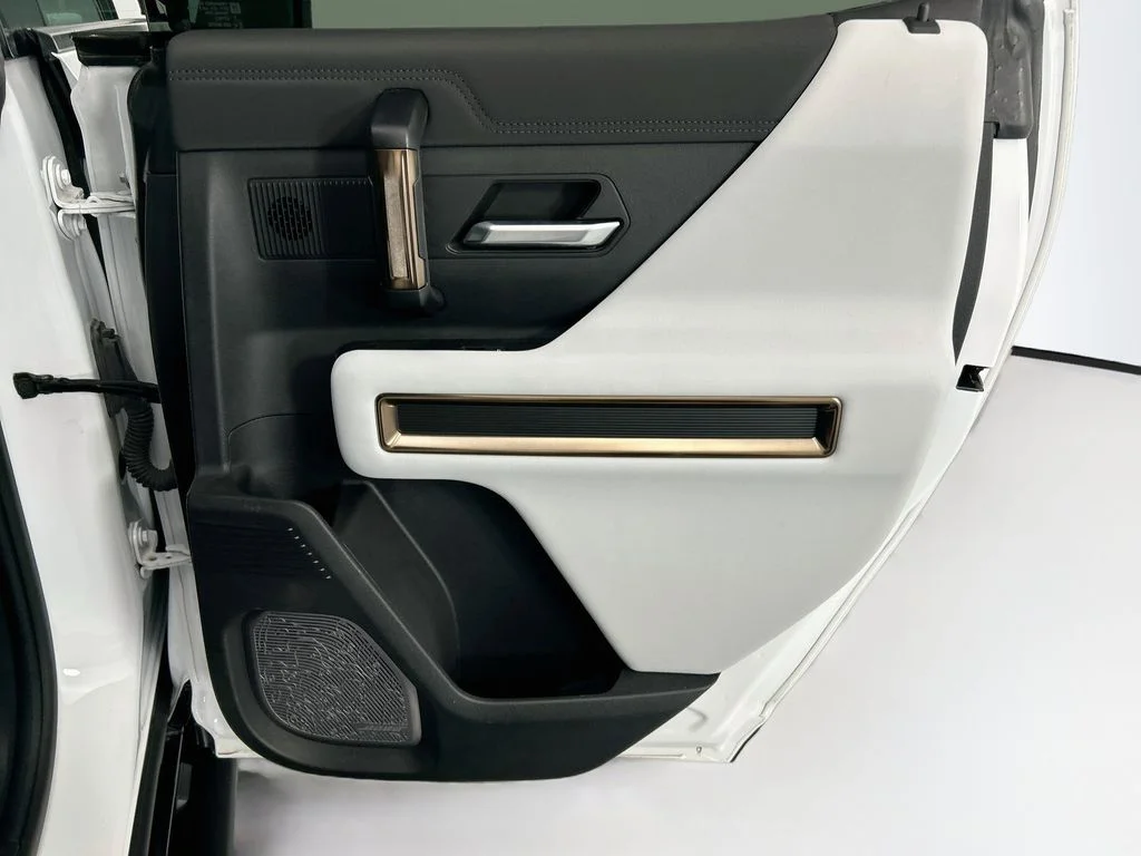 Used 2023 White GMC Edition 1 image 26