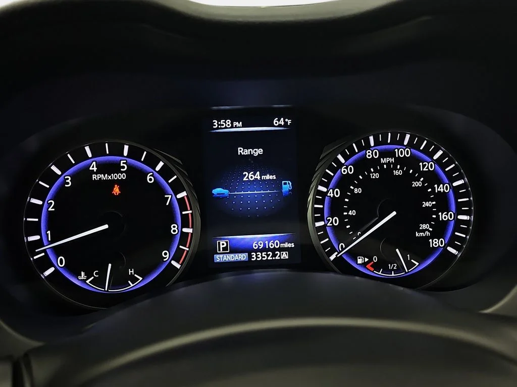 Used 2016 White INFINITI 3.0t Premium image 21