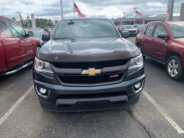 Used 2019 Gray Chevrolet Z71 image 5