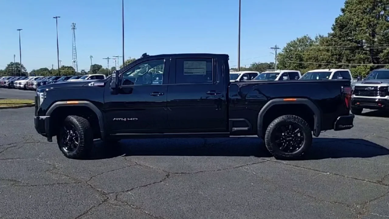 New 2026 Onyx Black GMC AT4 image 5