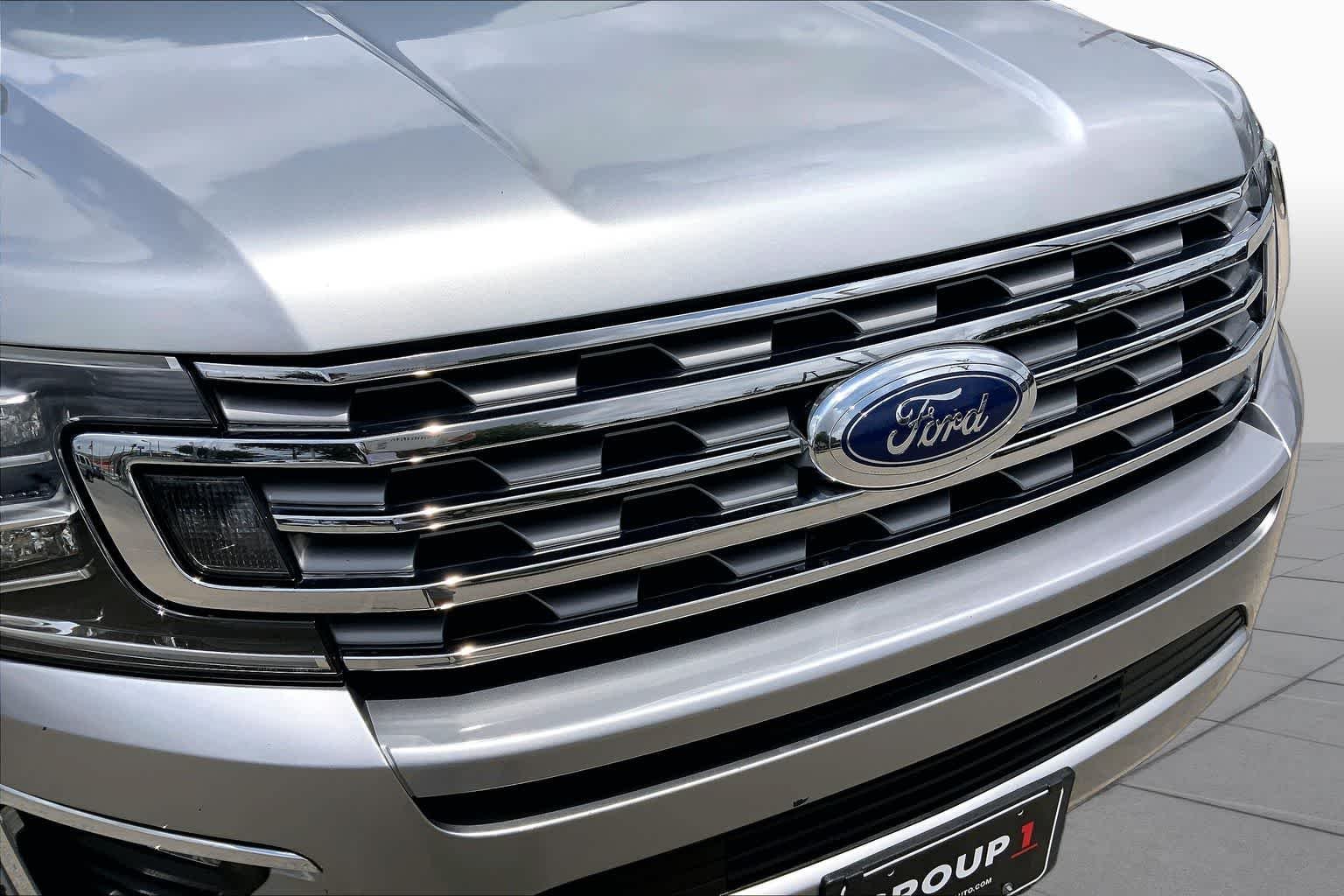 Used 2020 Iconic Silver Metallic Ford Limited image 24