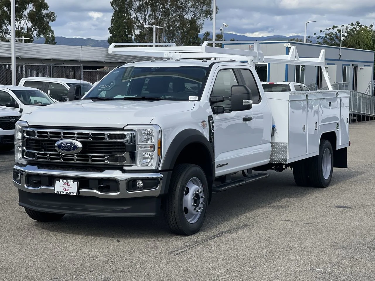 New 2024 Oxford White Ford XL image 3