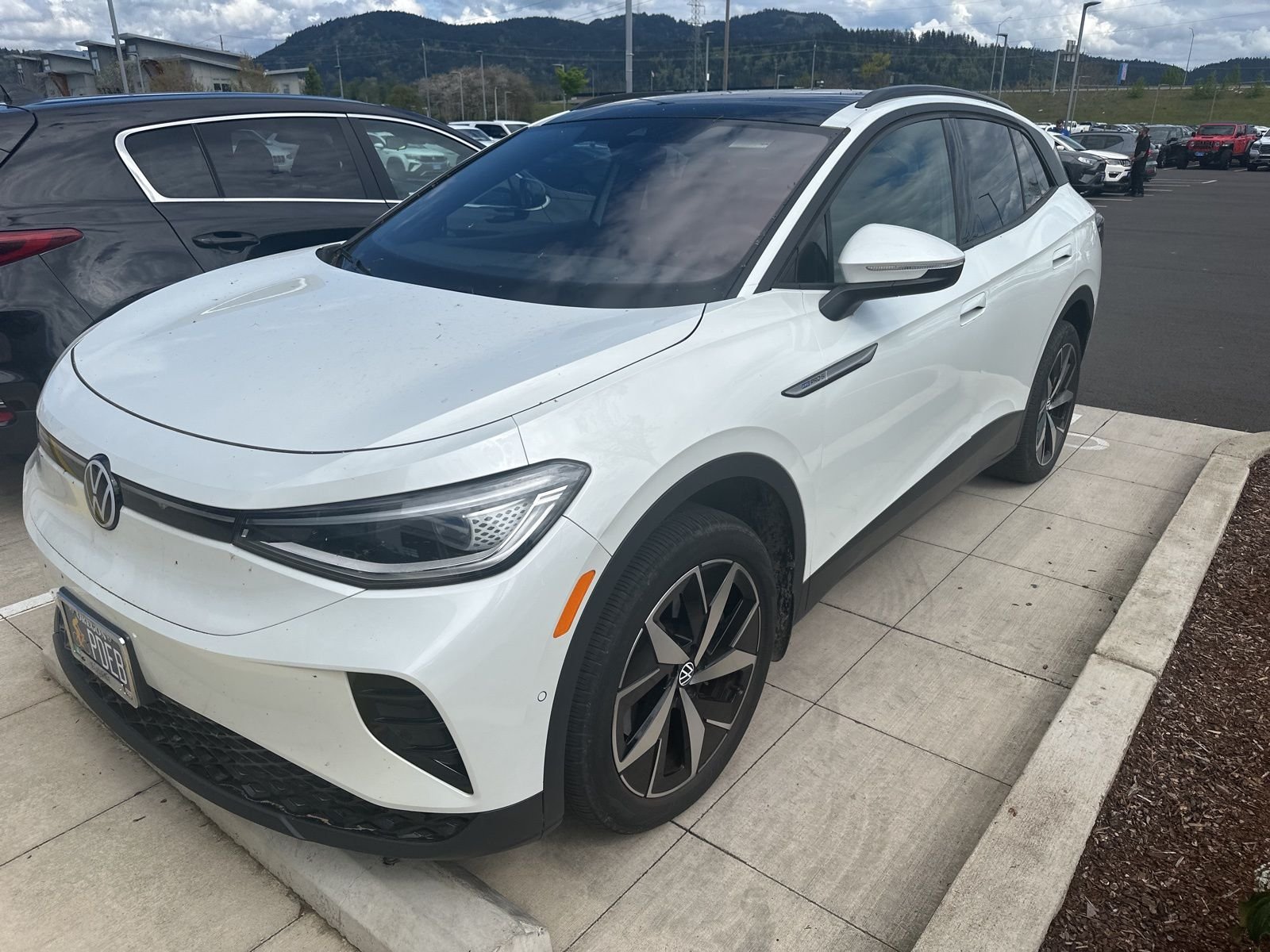 Used 2023 Volkswagen ID.4 PRO S with VIN 1V2WNPE82PC038243 for sale in Eugene, OR