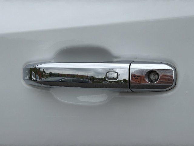 Used 2023  GMC Denali image 44