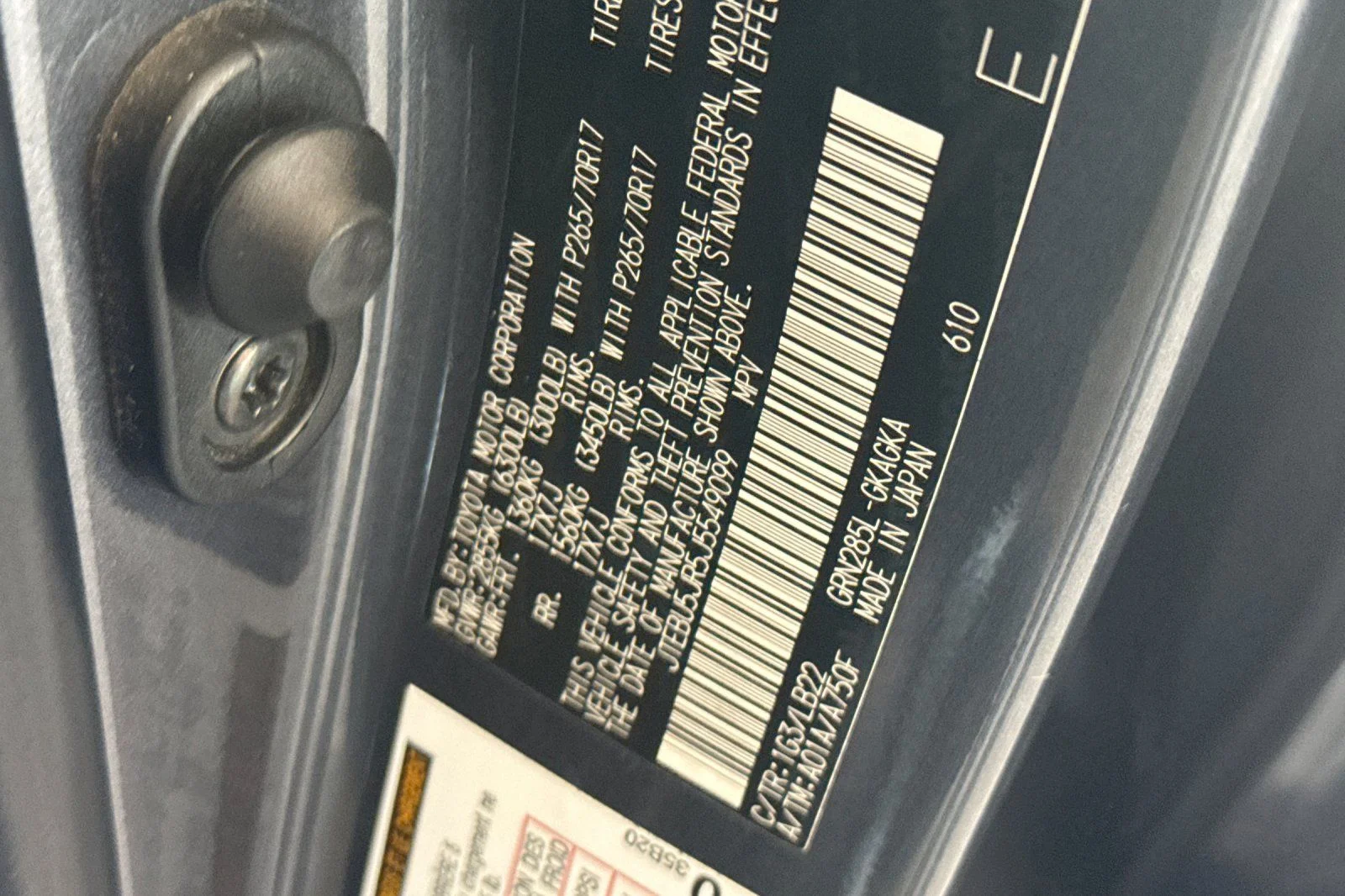 Used 2018 Magnetic Gray Metallic Toyota SR5 Premium image 23