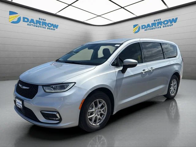 2023 Chrysler Pacifica Touring L's photo