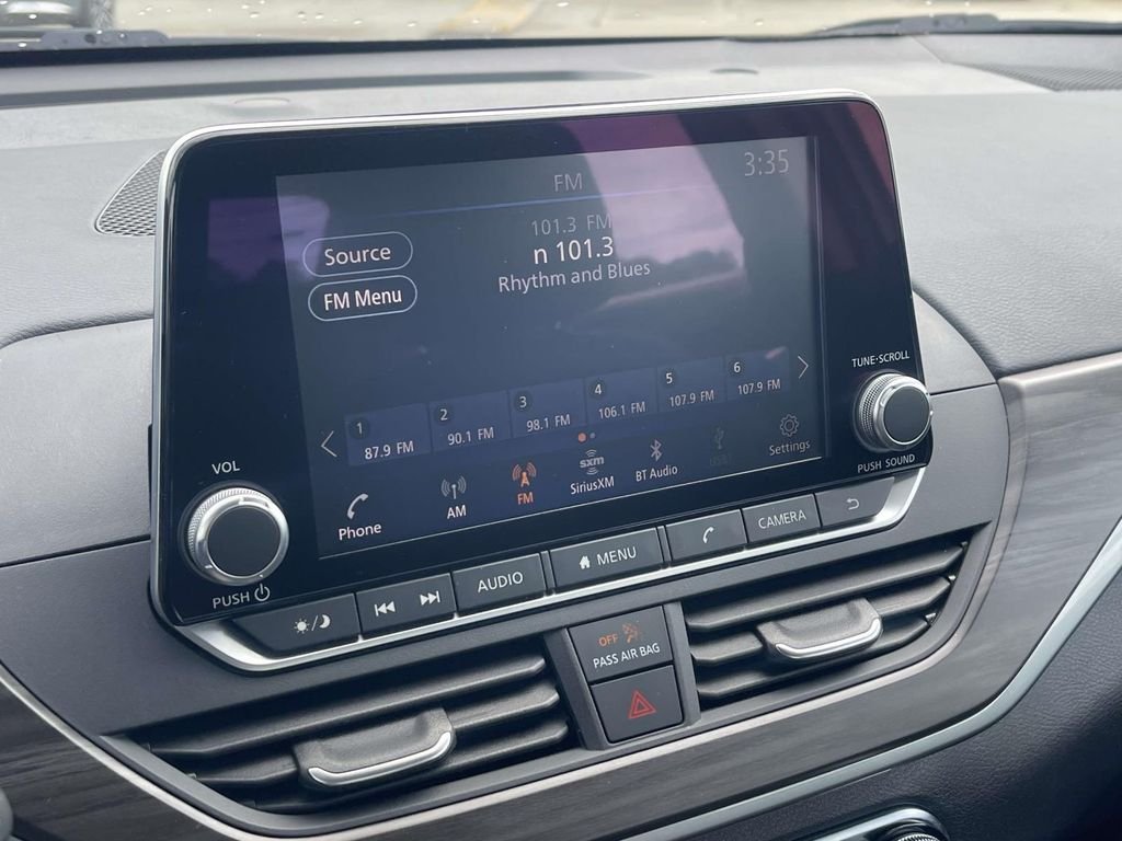 Used 2025 Gray Nissan 2.5 SV image 24