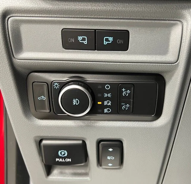 Used 2021 Red Ford XLT image 30